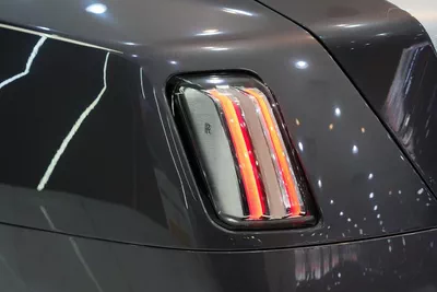 Rolls-Royce Spectre-11