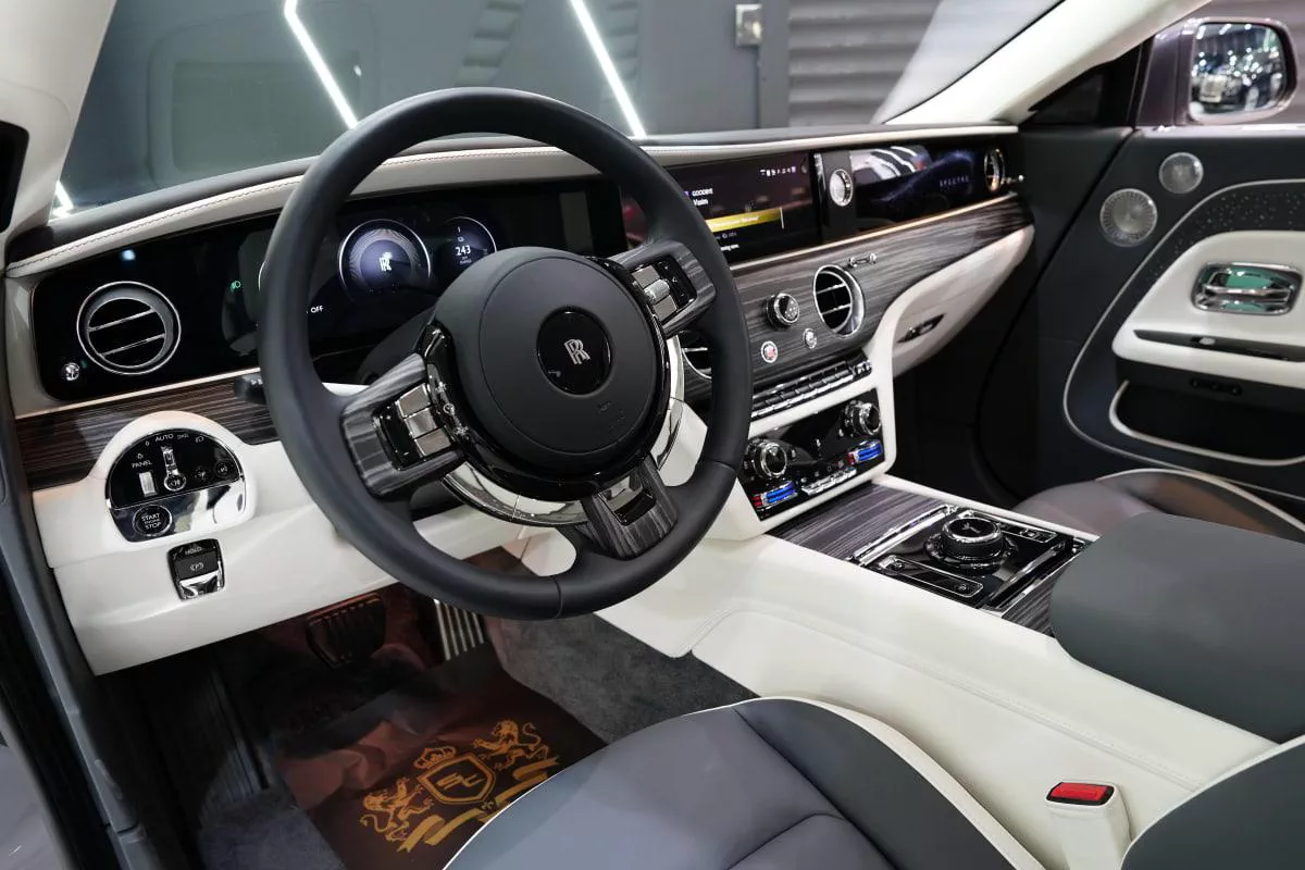 Rolls-Royce Spectre-17-17