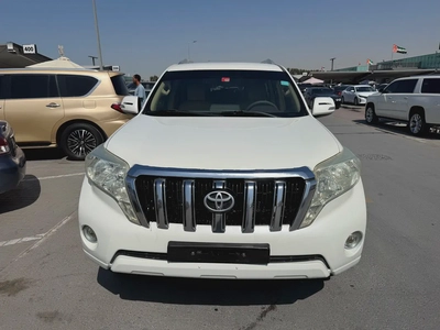 Toyota Prado 2014  v6white color GCC calen car-0