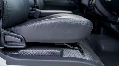 Toyota Hiace GL MID ROOF 2.7 2025-17