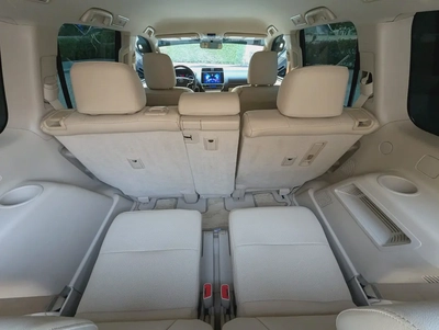 TOYOTA PRADO 2018 GCC V6 ACCIDENT FREE LOW MILEAGE IN EXCELLENT CONDITION-9