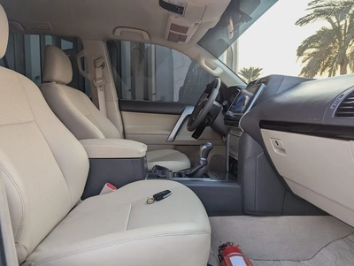 TOYOTA PRADO 2018 GCC V6 ACCIDENT FREE LOW MILEAGE IN EXCELLENT CONDITION-10