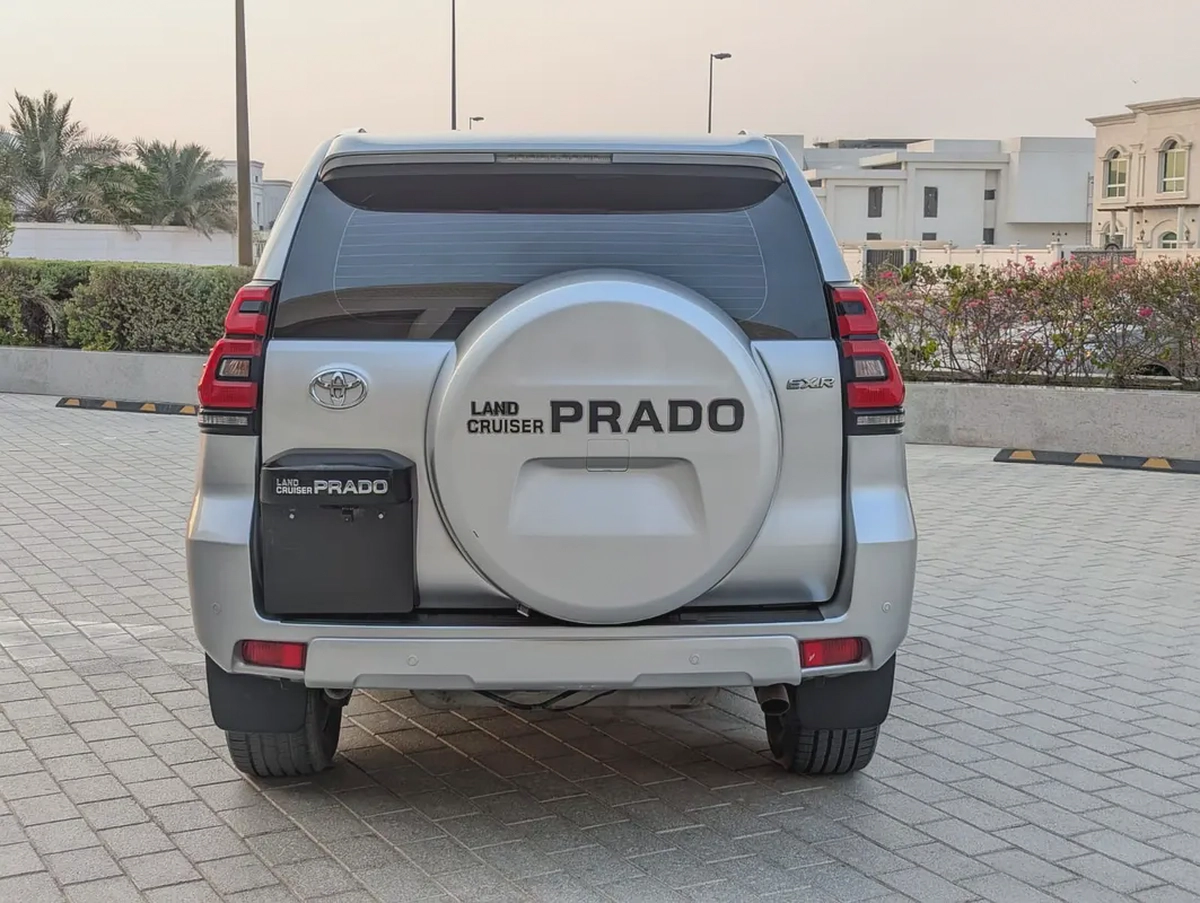 TOYOTA PRADO 2018 GCC V6 ACCIDENT FREE LOW MILEAGE IN EXCELLENT CONDITION