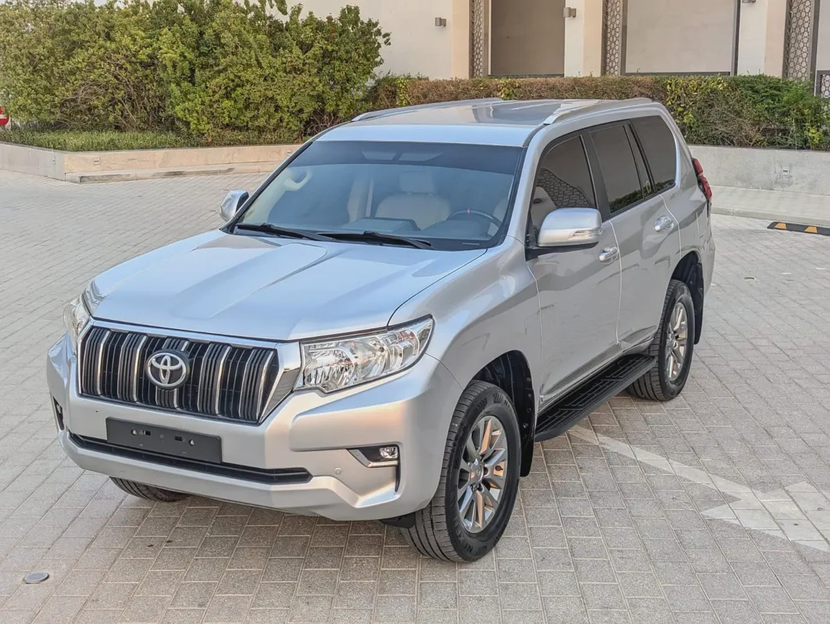 TOYOTA PRADO 2018 GCC V6 ACCIDENT FREE LOW MILEAGE IN EXCELLENT CONDITION