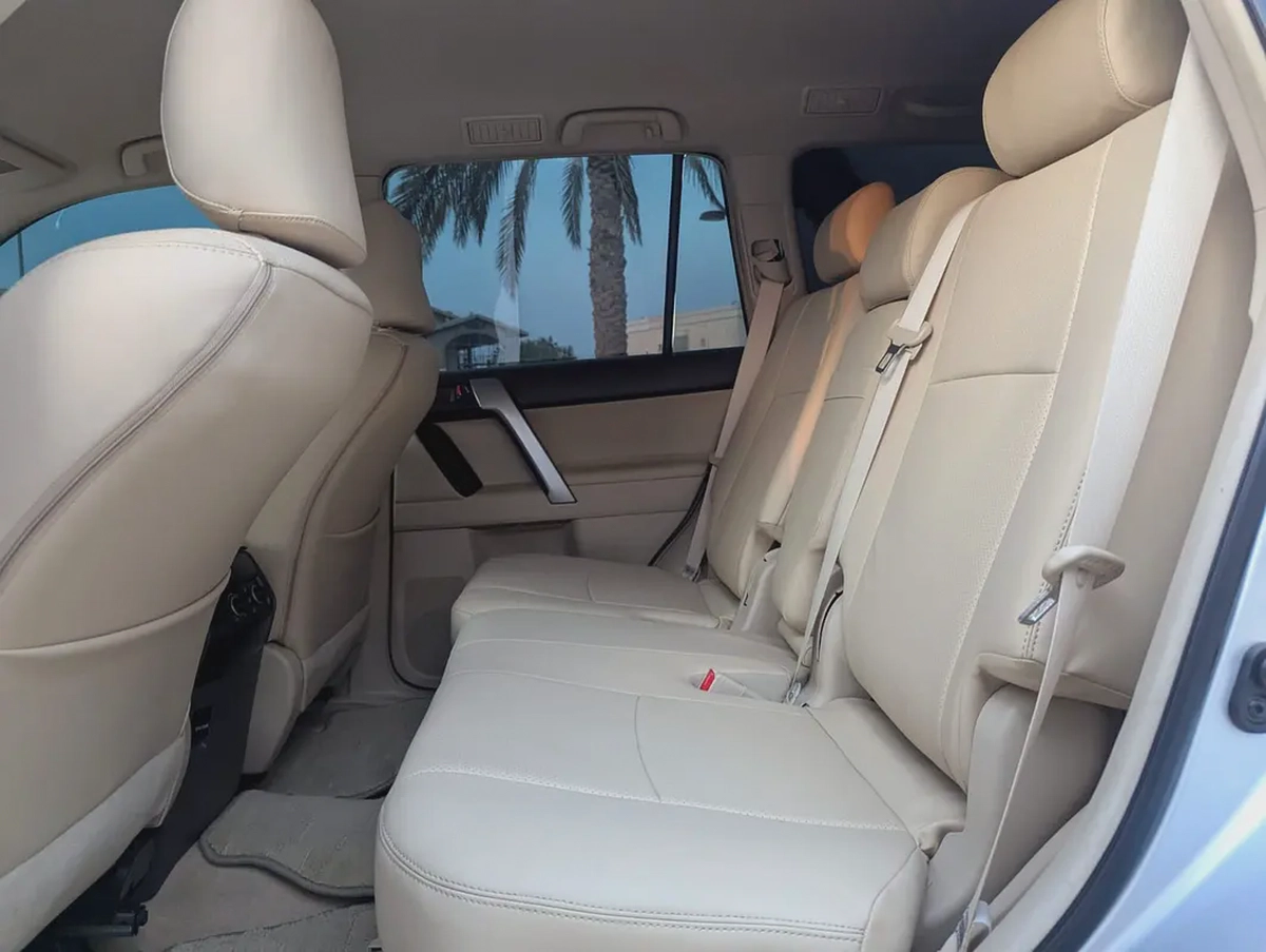 TOYOTA PRADO 2018 GCC V6 ACCIDENT FREE LOW MILEAGE IN EXCELLENT CONDITION