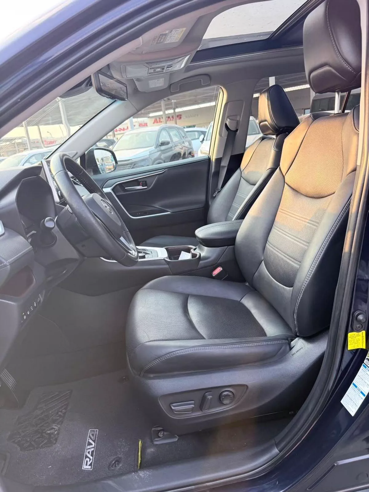 Toyota RAV4 LTD HEV-9-0