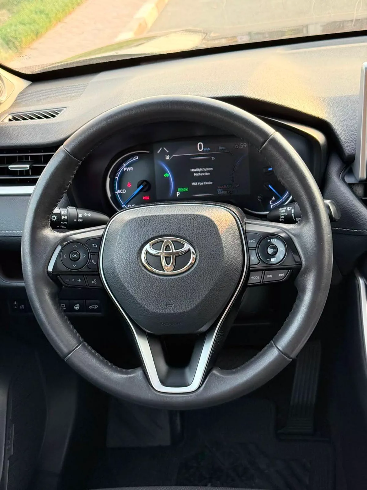 Toyota RAV4 LTD HEV-7-0