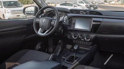 Toyota Hilux DLX TOYOTA HILUX 2.4L DIESEL AT MED OPTION 2024-5