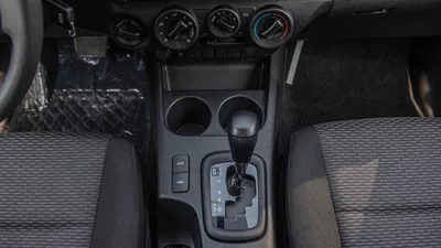 Toyota Hilux DLX TOYOTA HILUX 2.4L DIESEL AT MED OPTION 2024-8