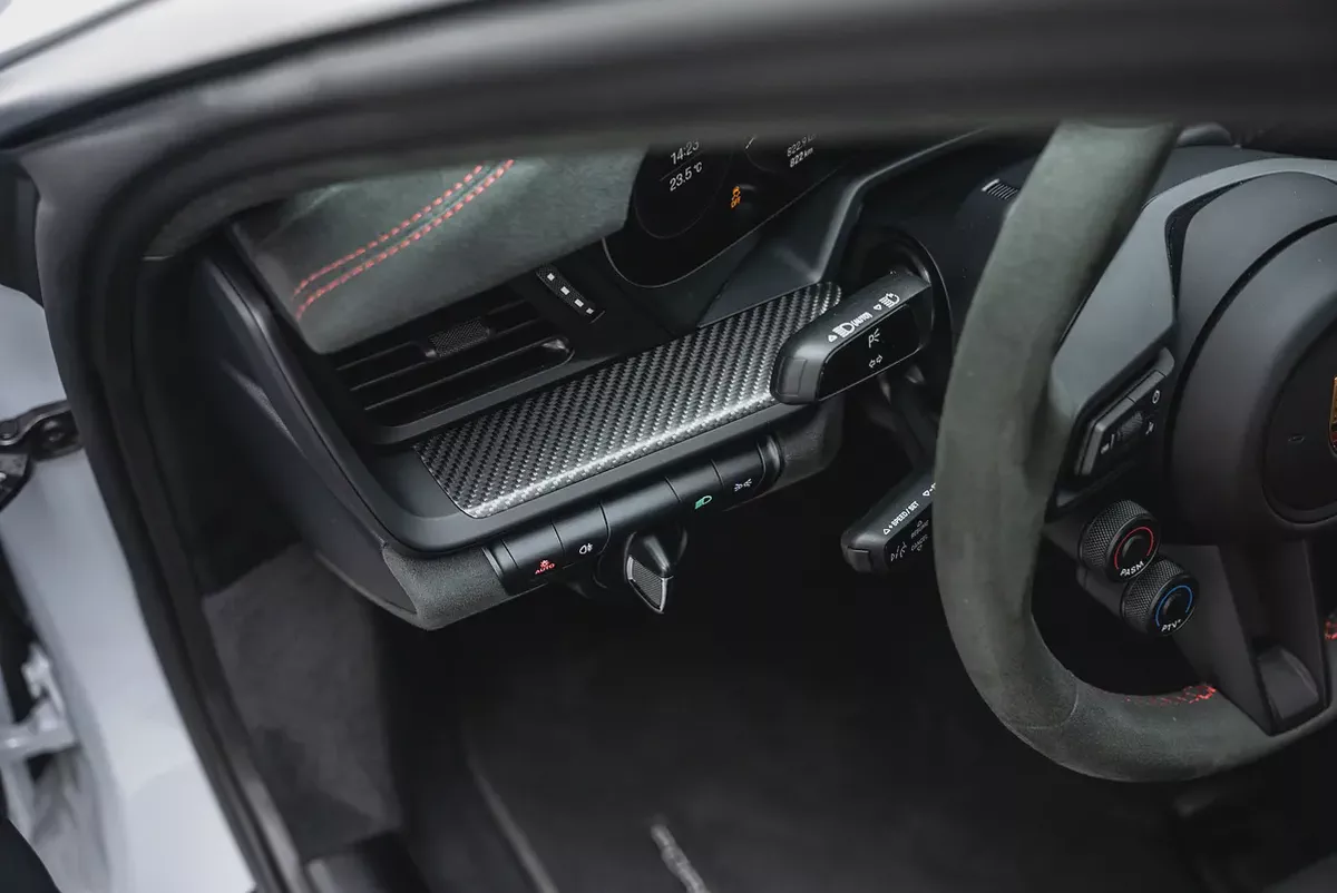 2024 PORSCHE 911 GT3 RS WEISSACH┃GCC┃5 YRS WARRANTY┃CARBON CERAMIC BRAKES┃SUSPENSION LIFTER┃ HIGH SP-9-9
