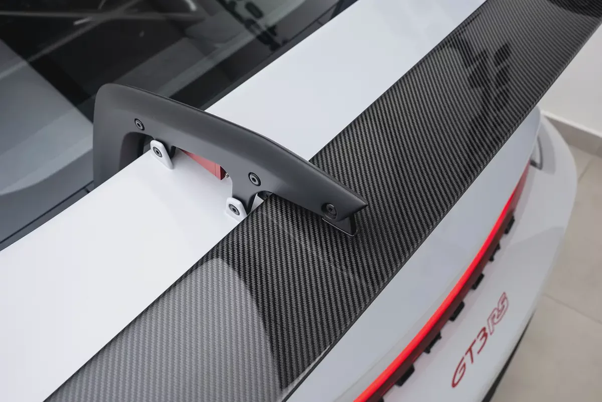 2024 PORSCHE 911 GT3 RS WEISSACH┃GCC┃5 YRS WARRANTY┃CARBON CERAMIC BRAKES┃SUSPENSION LIFTER┃ HIGH SP-19-19