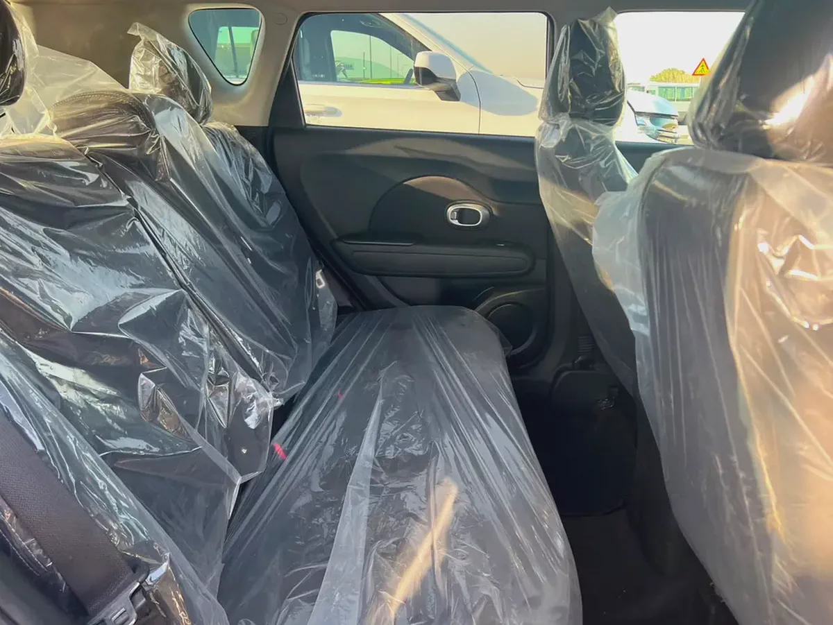 2018 Kia Soul S - American Specs - Excellent Condition-10-10