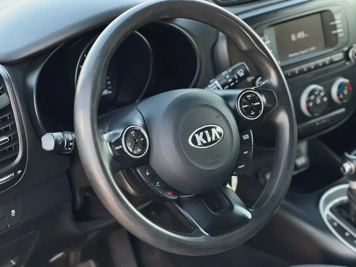 2018 Kia Soul S - American Specs - Excellent Condition-12-12