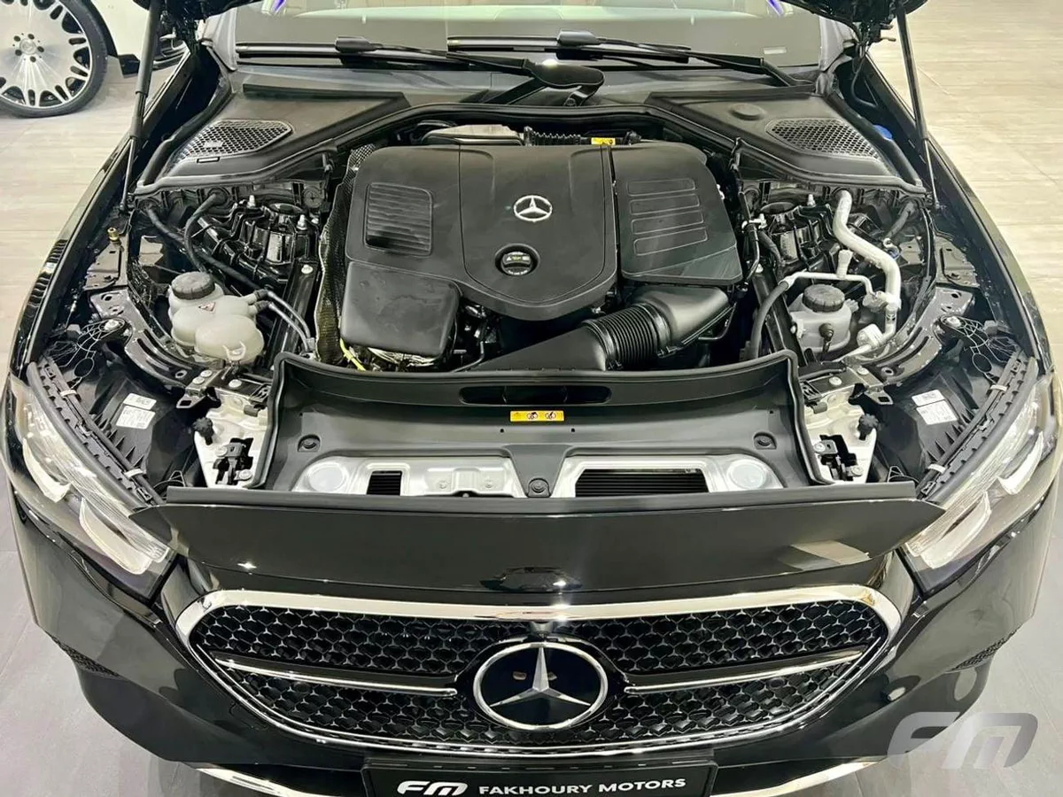 Mercedes Benz E200 STANDARD-24-0