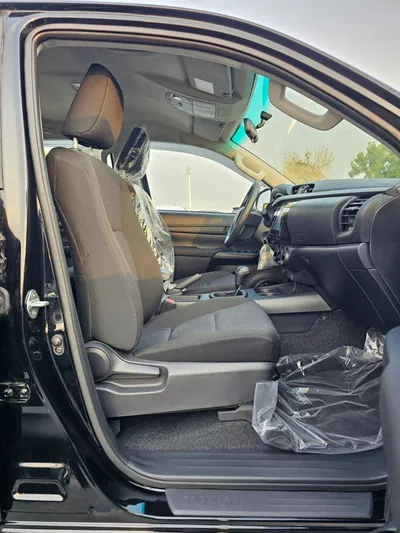 Toyota Hilux NARROW BODY DOUBLE CABIN NARROW BODY BASIC || DOUBLE CABIN / 2.7L PETROL V4 A/T / BED LINER | WINDOW VISOR | REAL CHROME BUMP-12