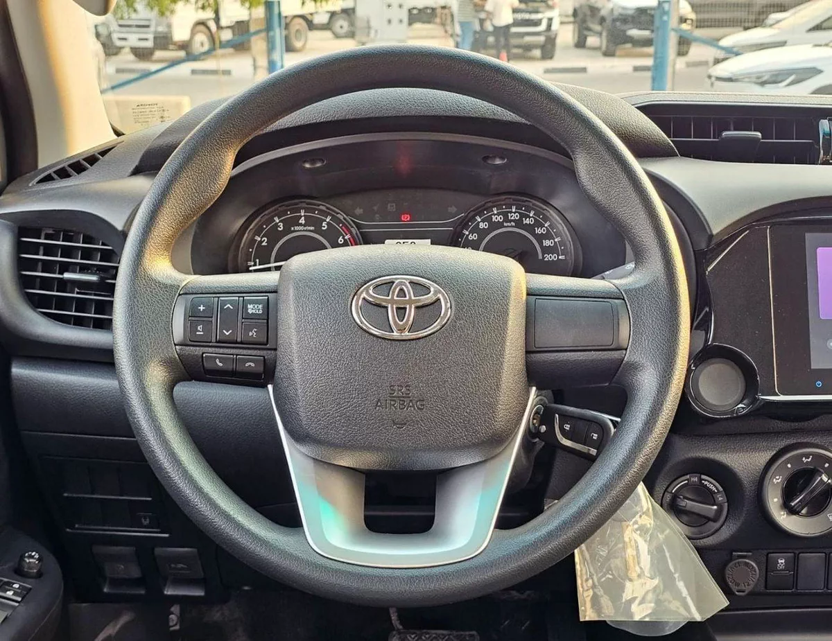 Toyota Hilux NARROW BODY DOUBLE CABIN NARROW BODY BASIC || DOUBLE CABIN / 2.7L PETROL V4 A/T / BED LINER | WINDOW VISOR | REAL CHROME BUMP-18-0