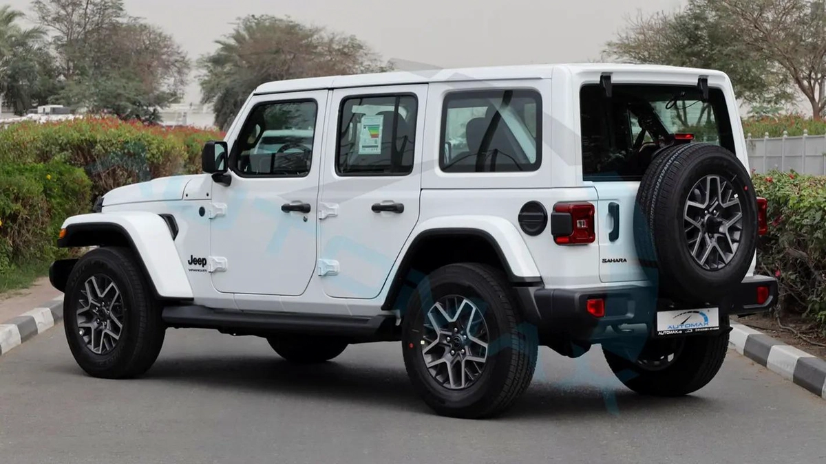 2025 JEEP WRANGLER UNLIMITED SAHARA I4 2.0T 4X4 GCC With 3 Years Or 60K km Warranty-16-16
