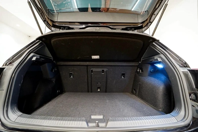 AED 2334 PM | VW GOLF R 2023 | UNDER 5 YEAR AGENCY SERVICE PACKAGE | 1 YEAR WARRANTY | GCC-10