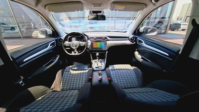 555-MONTHLY l COMFORT TRIM | GCC l Cruise, Camera, GPS l Accident Free-6