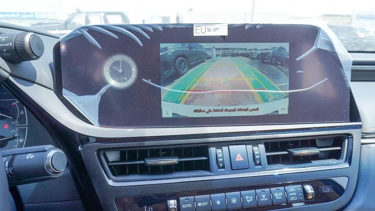 Lexus ES300h PLATINUM 2.5L Hybrid-5-0
