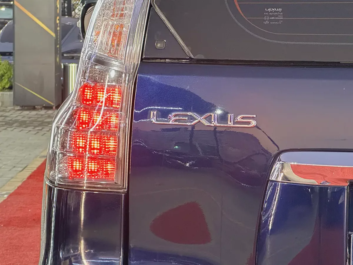 Lexus GX 460 2017 GCC Specs - Pristine Condition-16-16