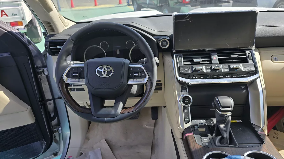 TOYOTA LAND CRUISER LC300 VXR 3.5L PETROL 2026-6-6
