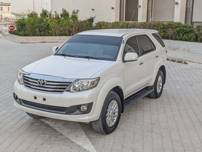 TOYOTA FORTUNER 2013 GCC V4 2.7L IN GOOD CONDITION-1