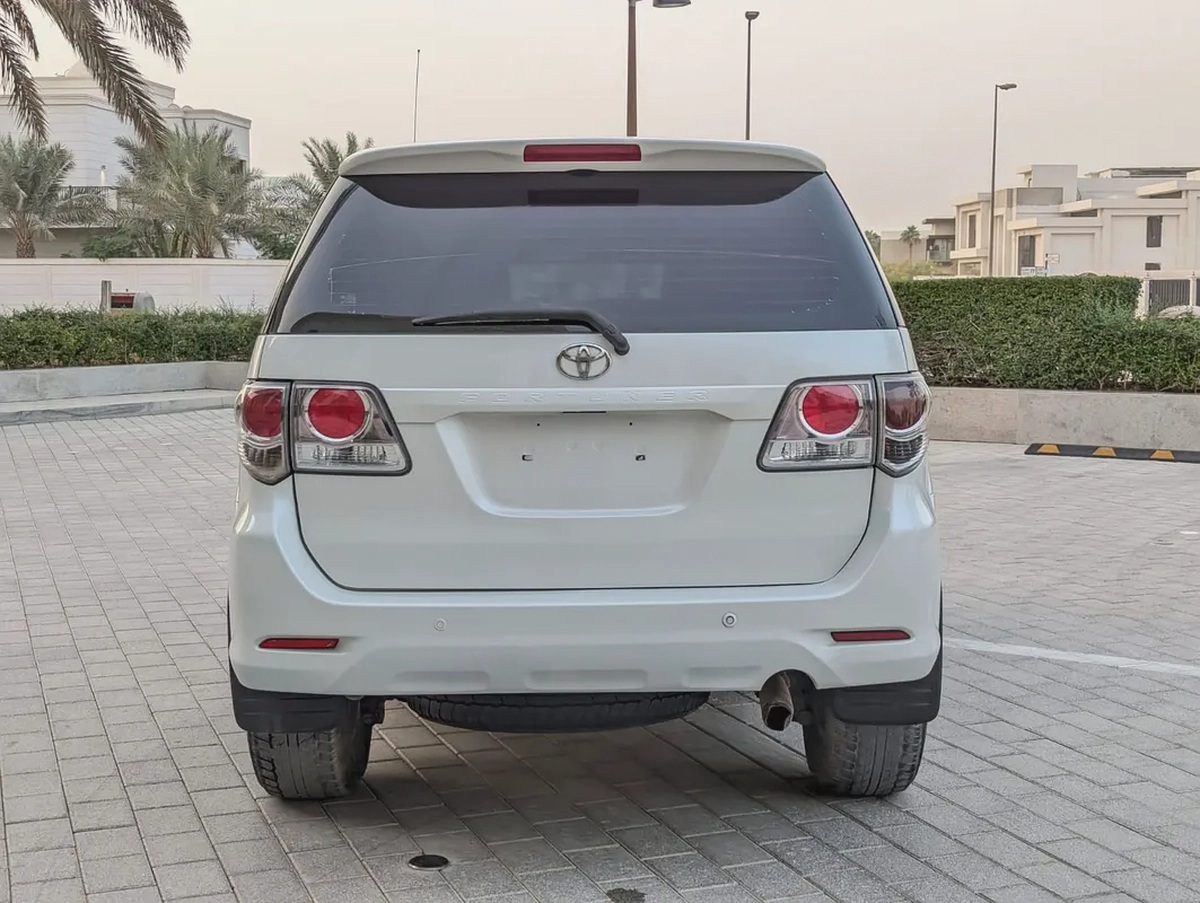 TOYOTA FORTUNER 2013 GCC V4 2.7L IN GOOD CONDITION