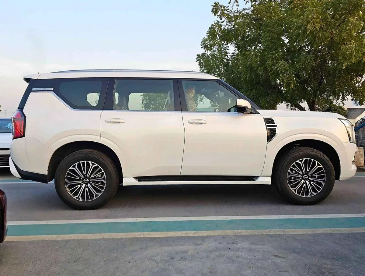 Nissan Patrol NISSAN PATROL SE PLATINUM || FULL OPTION | PETROL AT 3.8L V6 4WD (CODE # NPSEP) PLATINUM WHITE 2026-1-0