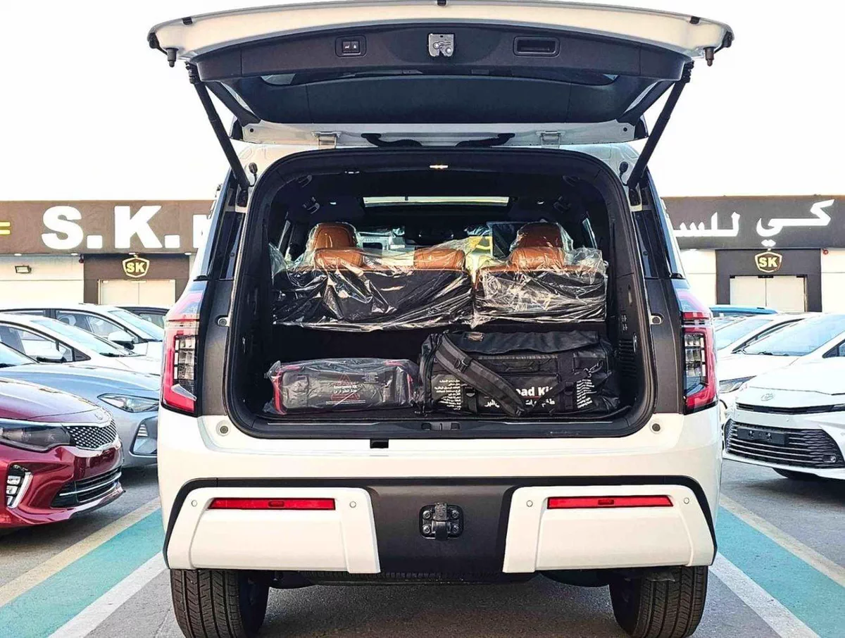 Nissan Patrol NISSAN PATROL SE PLATINUM || FULL OPTION | PETROL AT 3.8L V6 4WD (CODE # NPSEP) PLATINUM WHITE 2026-4-0