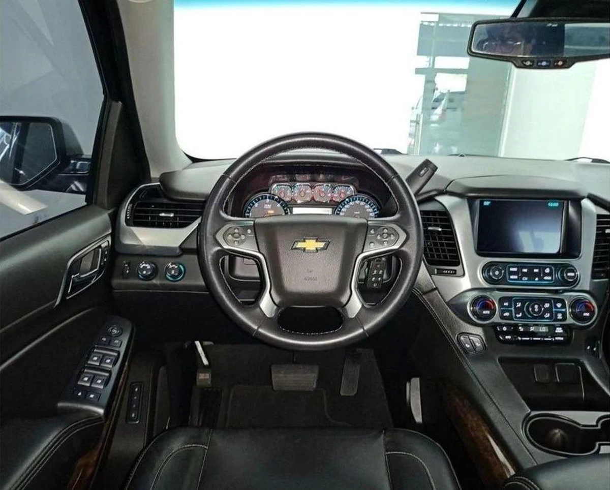 Chevrolet Suburban LT SR/NAV/DVD/COOL BOX LT SUNROOF 8CYL- 5.3L USA SPECIFICATION-ORIGINAL PAINT