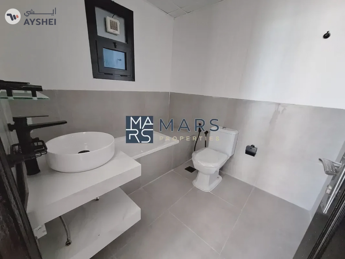 Best renovated 2bhk Smart Apartment Free Gym Pool-14-14