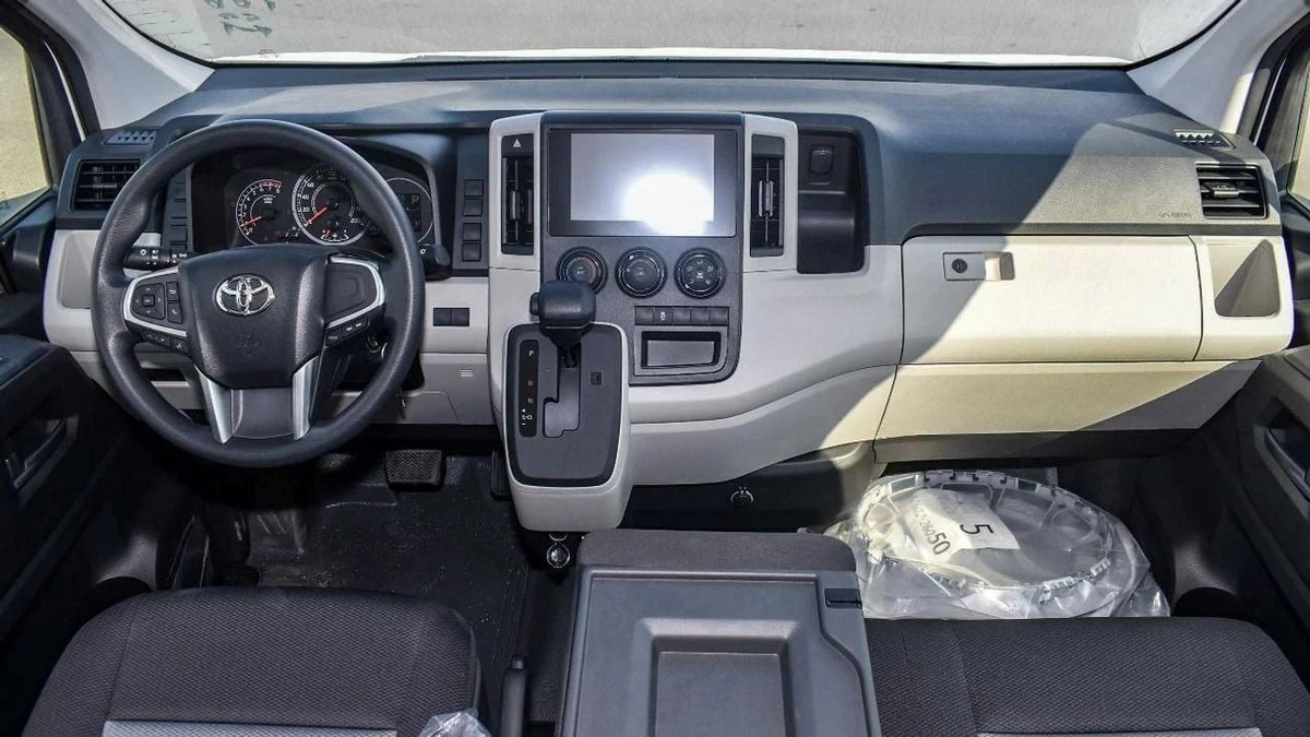 Toyota Hiace High Roof Van 3.5L-4-4