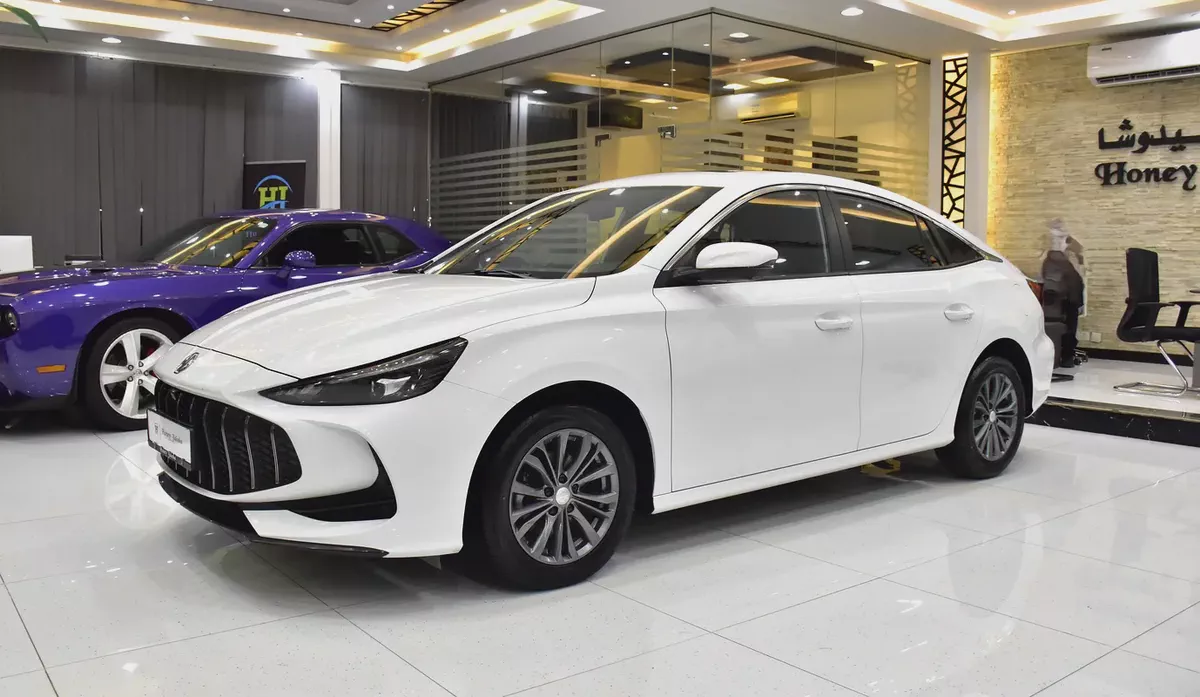AED 618 EMi for 5Yrs | MG 5 180 DVVT ( 2025 Model ) in White Color Chinese Specs-1-1