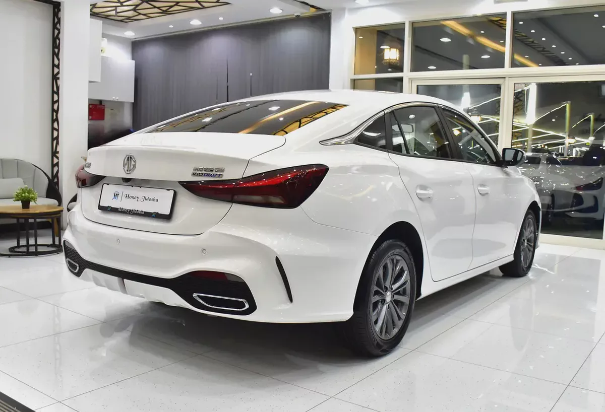 AED 618 EMi for 5Yrs | MG 5 180 DVVT ( 2025 Model ) in White Color Chinese Specs-5-5