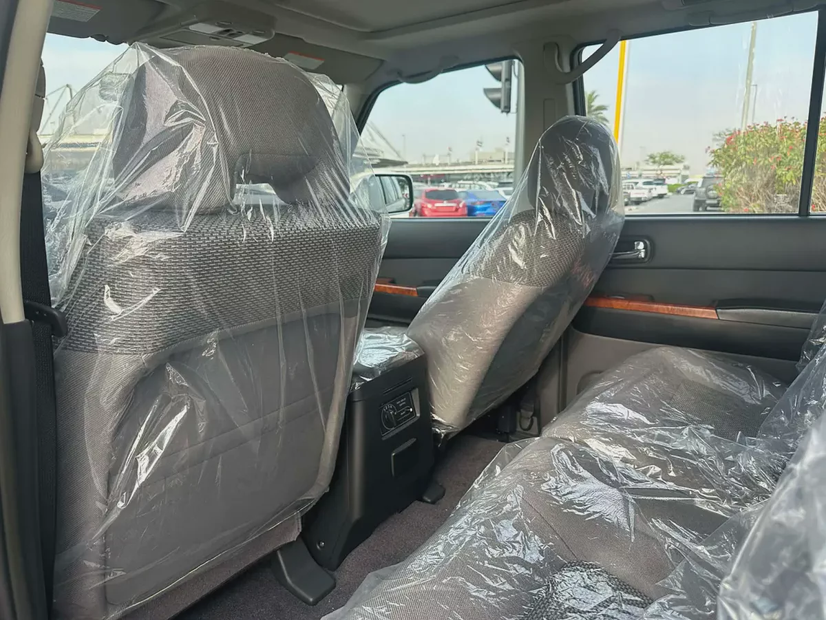 2023 Nissan Patrol Safari - GCC Specs - Brand New-10-10
