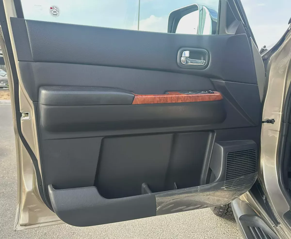 2023 Nissan Patrol Safari - GCC Specs - Brand New-8-8
