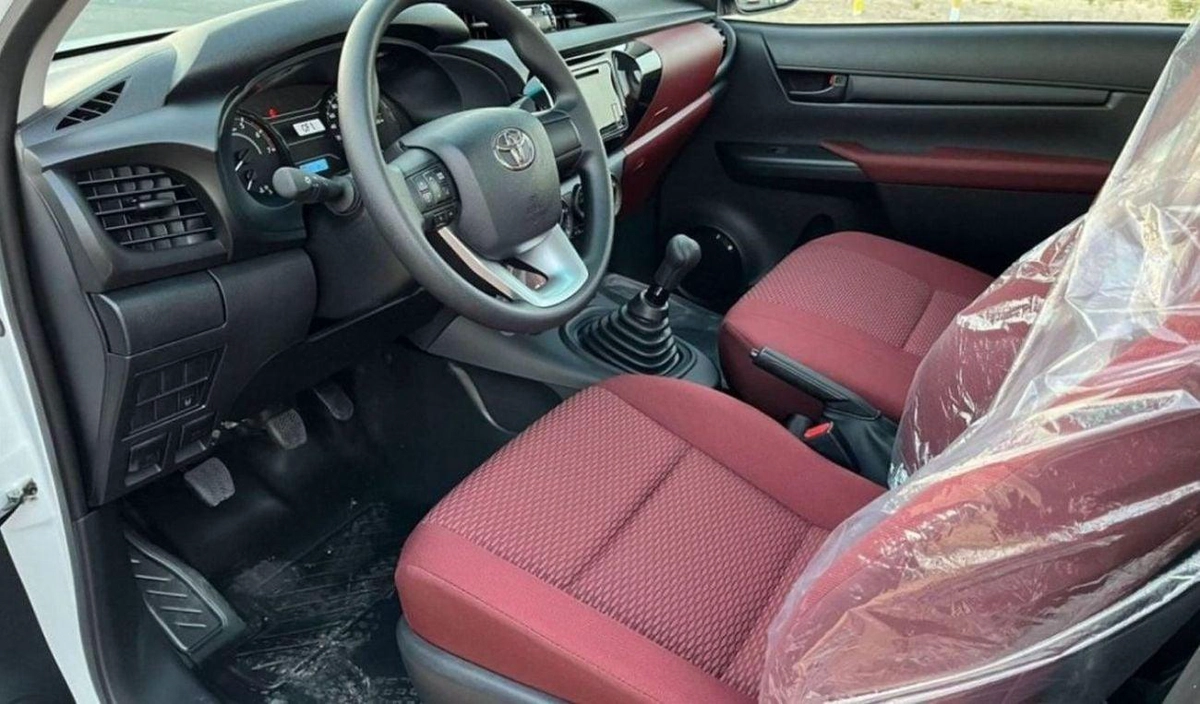 Toyota Hilux GLX Toyota Hilux HILUX SC 2.7L 4X4