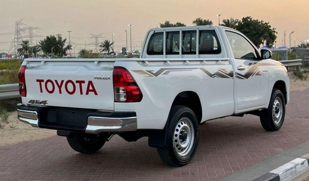 Toyota Hilux GLX Toyota Hilux HILUX SC 2.7L 4X4