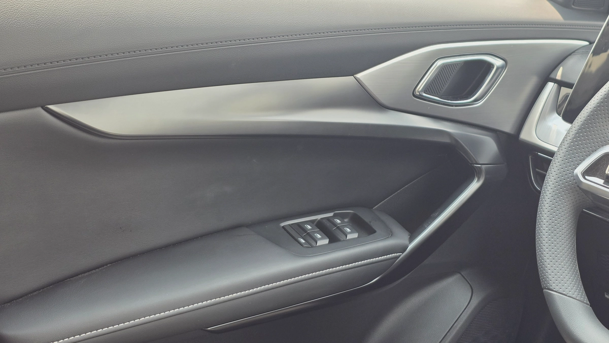MG ONE (Grey)-10-10