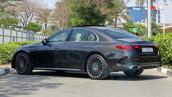 2026 Mercedes-Benz E 200 AMG EQ Boost 2.0L RWD GCC 0Km With 2 Years Unlimited Mileage Warranty