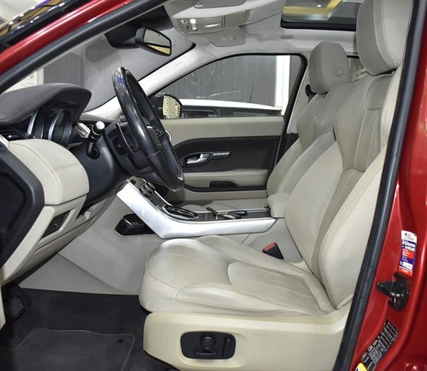 Land Rover Range Rover Evoque ( 2016 Model ) in Red Color GCC Specs