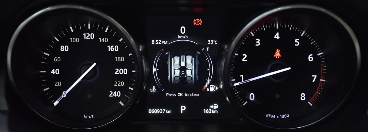 Land Rover Range Rover Evoque ( 2016 Model ) in Red Color GCC Specs-3-3