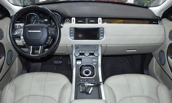 Land Rover Range Rover Evoque ( 2016 Model ) in Red Color GCC Specs
