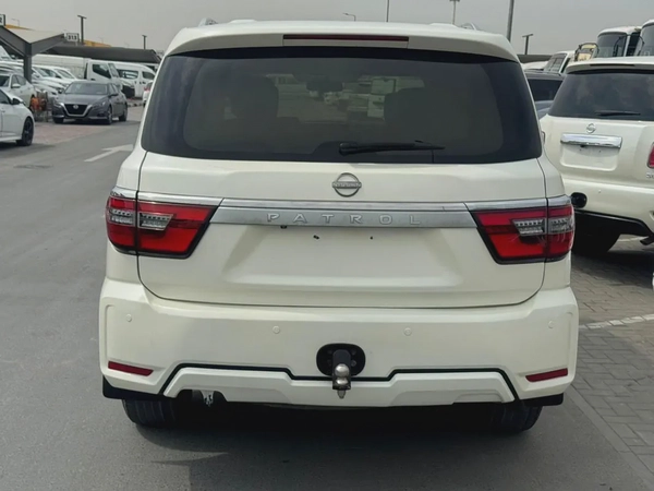 Nissan Patrol SE 2015 - GCC Specs fullopshin look 2024