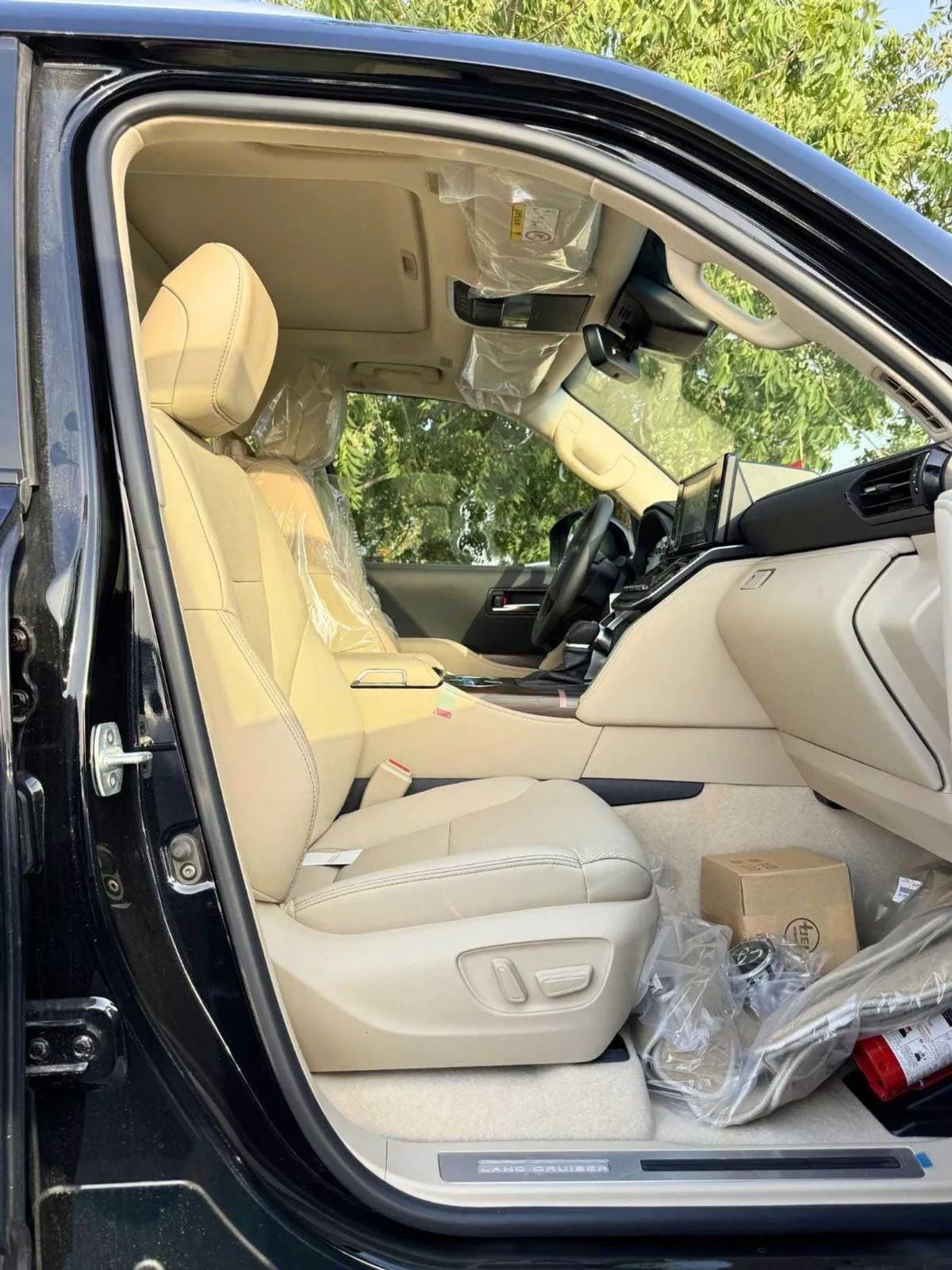 Toyota Land Cruiser GXR HIGH OPTN || 4.0L PETROL V6 OMAN SPECS | RADAR | 360 CAMERA | SOFT CLOSE DOOR (CODE # GXR4OM)-14-0