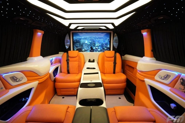 New Mercedes Benz V300 2025