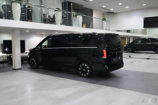 New Mercedes Benz V300 2025