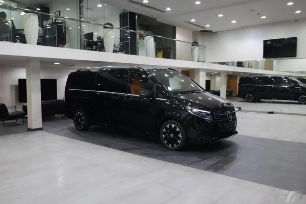 New Mercedes Benz V300 2025