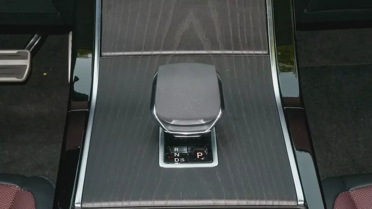 RANGE ROVER EVOQUE SE P250 DYNAMIC 2025!! BRAND NEW CAR!! MENTIONED PRICE IS FOR EXPORT ONLY-9-9